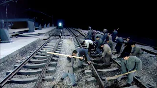 Movie! Eighth Route Army ambushes on the railway tracks, destroying two trains at once.