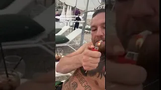 McGregor le contestó a Sergio Ramos mientras fumaba