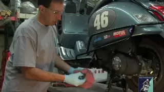 Vespa Oil Change GT/GTS, ET, LX PART 1 of 2