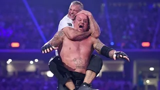 10 Fascinating WWE Facts About WrestleMania 32