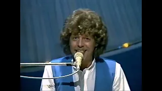 Debbie Cameron and Tommy Seebach - Krøller eller ej - Denmark - Eurovision Song Contest 1981