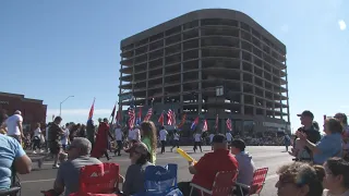 Thousands attend Veterans Day parade in Phoenix