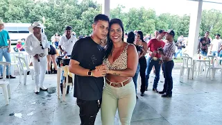 BEBER E ENCHER A CARA ATÉ O DIA CLAREAR - DANÇANDO FORRÓ NO BAILÃO DO BONDE SERTANEJO (XOTE)