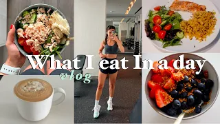 VLOG: What I eat in a day to fuel my body! + must read book series