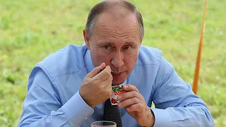 8 Minutes of Putin Eating Food