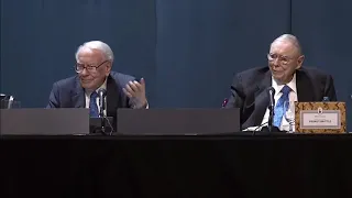 Warren Buffett Discusses the Future of Berkshire Leadership [2023 Annual Meeting]