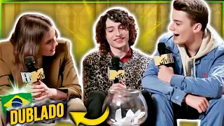 Stranger Things: Millie, Finn & Noah | Perguntas e Respostas [DUBLADO PTBR]