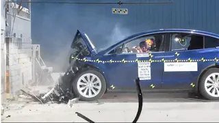 Professor Reacts: Why Tesla's Model X With Perfect Crash Test Rating