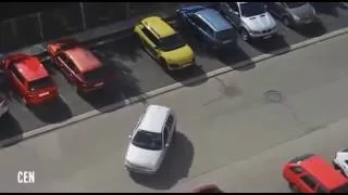 Blonde Women Epic Parking Fail [30 sec] (Driving Fails)