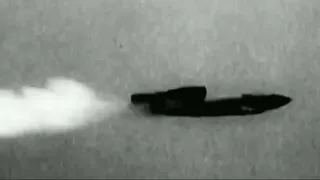 Argus AS 014 German V-1 pulsejet engine flying bomb in operation