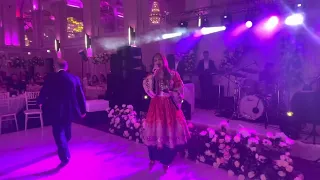 Ghezaal Enayat Qataghani Live Wedding Party Song/غزال عنایت اجرای زنده آهنگ قطعغنی در محفل عروسی