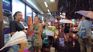 4K 🇹🇭 Walking in Heavy Rain and Lightning at Night | Vibrant Asok and Nana Area in Bangkok