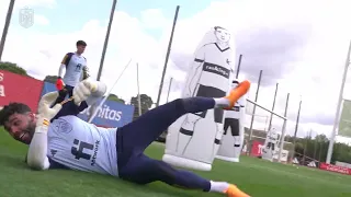 Goalkeeper training (Spain football club)