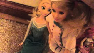 Elsa  steals  Barbie's dress and shoes part 1