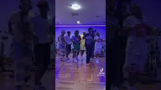 Tempoe ft Victony - Soweto TikTok dance Video.