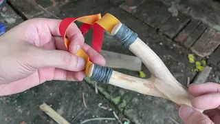 How to make a slingshot from a tree trunk