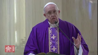 Il Papa: il coraggio di tacere di fronte all’accanimento dei chiacchiericci