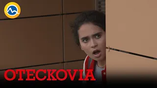 OTECKOVIA - Nina vidí Dominika ako potajomky ide k Dore