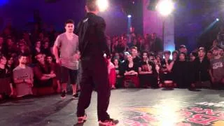 RED BULL BC ONE 2012 GERMAN CYPHER - Round 1 - Wal-D vs. Airdit (TNT)