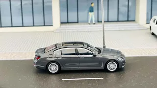 UNBOXING MINI GT 1/64 BMW 750Li xDrive