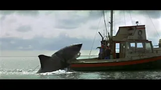 El tiburón se come a Quint | "Jaws" (1975)
