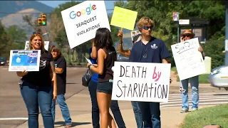 Protesters rally against Seaquest in Littleton