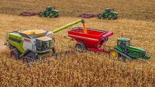 Claas Lexion 8700TT, 2x John Deere 9RX, 2x 8RX, 2x 8400T - Corn harvest in Czechia