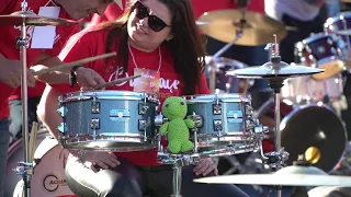 Bateraço reune mais de 100 bateristas