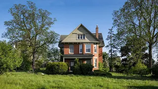 Abandoned Farmhouse In The Country With Hidden Time Capsule!!