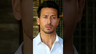 Kabir's entry scene 🔥 | #war #hrithikroshan #tigershroff #entryscene #yrfshorts