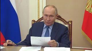 «Сначала работать нужно, а потом коврижки распределять!»: Путин упрекнул губернатора Шумкова