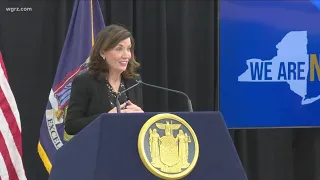 NY Gov. Kathy Hochul holds COVID-19 briefing