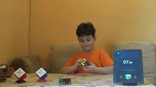 Кубик Рубика. Арташес Матевосян. Армения. 8 лет. 50 секунд.