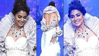 Shriya Saran Sizzling Looks At The Bombay Times Fashion Week 2022 | Shriya Saran Latest Video | DC