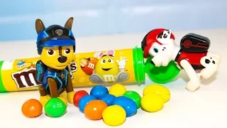 Щенячий патруль Учим цвета с конфетами M&M's Мультики для детей про игрушки Герои в масках Ромео