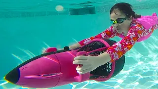 Jannie and Andrew Pretend Play Swim in the Pool Challenge with Toys for Kids