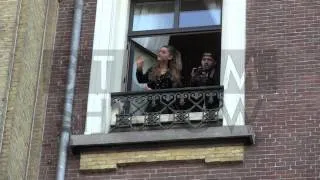 Ariana Grande creates madness in Amsterdam when she shows up at the balcony of her hotel !