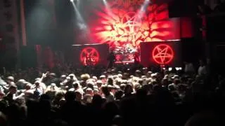 Anthrax - Scott Ian Stops Playing "Indians" And Demands Better Moshing