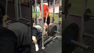 High School Junior Benches 405 Pounds For 2 Reps