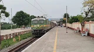 WAG-9HC (12551) SMVT Bengaluru to Kamakhya Junction AC Superfast Express Crossing at Anuppambattu