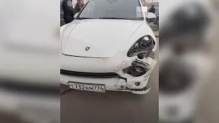 Весёлая и бесправная на Porsche Cayenne разбила 10 машин. Real Video
