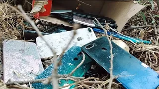 Found a lot of broken phones in the rubbish | Restoration destroyed abandoned phone