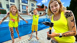 ⏰ 24 ORE într-o CULOARE în PISCINĂ 🏊 FACEM TATUAJE 😱