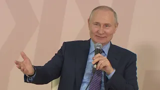 Владимир Путин - о ремонте студенческих общежитий: Давайте Ломоносова вспомним, он вообще пешком шел