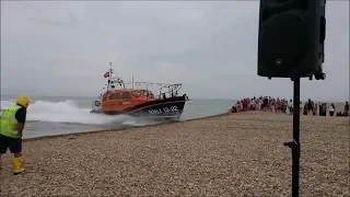 Shannon Class RNLI Lifeboat - Beaching Recovery at Dungeness