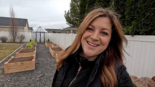 Installing Cedar Raised Beds for a Vegetable Garden! 💚🌿🙌 // Garden Answer