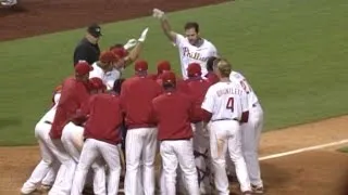 Burrell's home run wins it for the Phillies
