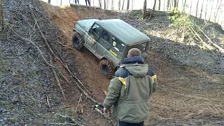 Огромный овраг, поднялась только нива..