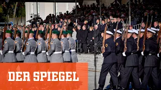 Live: Großer Zapfenstreich für Angela Merkel