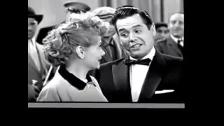 Ricky Ricardo sings I Love Lucy to Lucy Ricardo